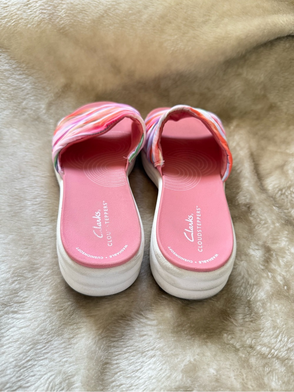 Clarks Pink Multi-Color Ruched Slide Sandals - Picture 3 of 6